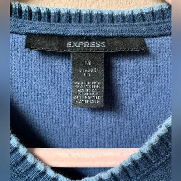 Express Men’s Classic Fit sweater. Size M. - Picture 3 of 8